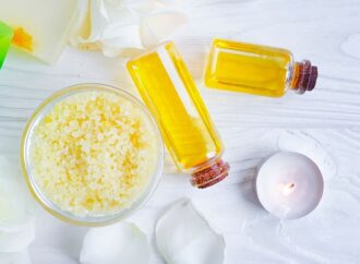 Mineral Oil in Your Cosmetics. What You Really Need to Know!